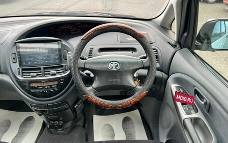 Toyota Estima III рестайлинг -2, 2002 год, 1 079 000 рублей, 20 фотография