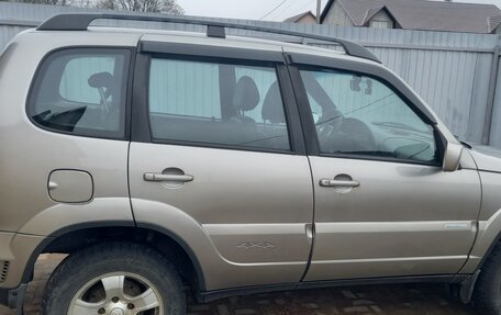 Chevrolet Niva I рестайлинг, 2011 год, 550 000 рублей, 2 фотография