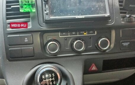 Volkswagen Caravelle T5, 2011 год, 1 900 000 рублей, 8 фотография