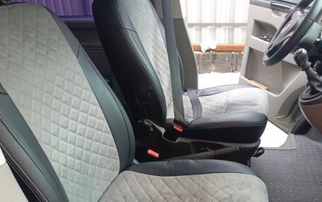 Volkswagen Caravelle T5, 2011 год, 1 900 000 рублей, 13 фотография