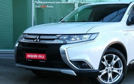 Mitsubishi Outlander III рестайлинг 3, 2017 год, 1 849 000 рублей, 2 фотография