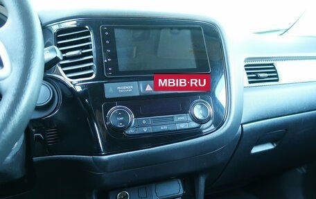 Mitsubishi Outlander III рестайлинг 3, 2017 год, 1 849 000 рублей, 17 фотография