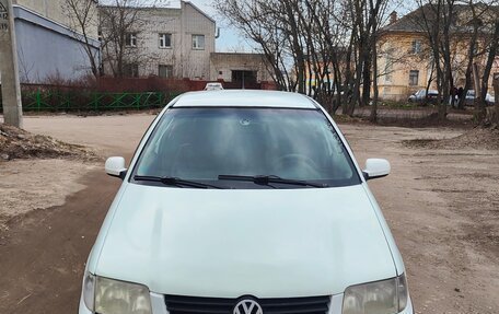 Volkswagen Polo III рестайлинг, 2001 год, 170 000 рублей, 1 фотография