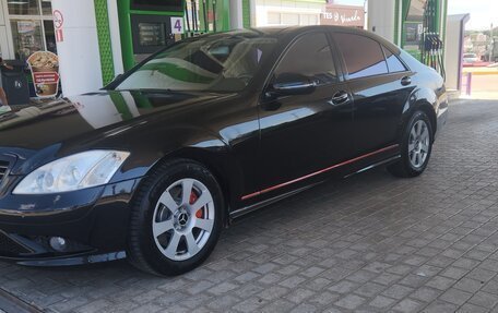 Mercedes-Benz S-Класс, 2005 год, 900 000 рублей, 1 фотография