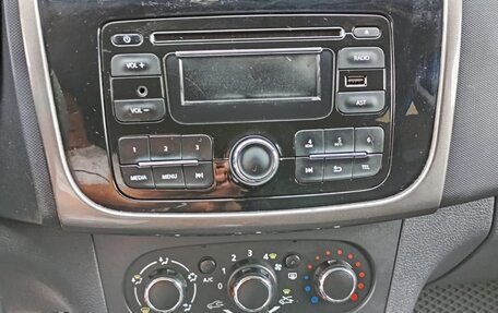 Renault Logan II, 2016 год, 450 000 рублей, 9 фотография