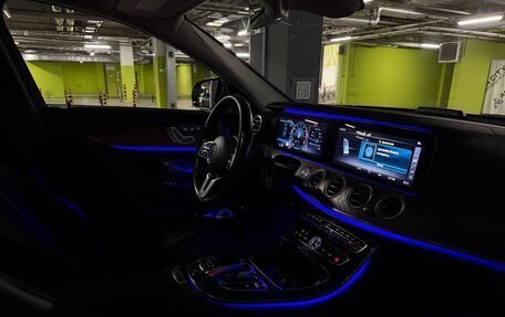 Mercedes-Benz E-Класс, 2020 год, 4 550 000 рублей, 2 фотография