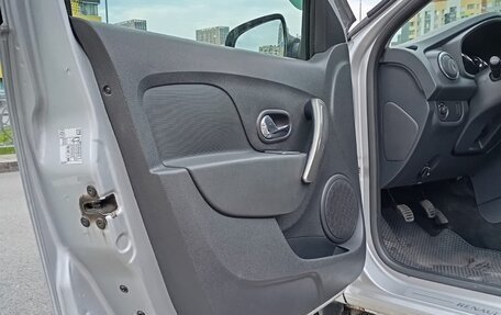 Renault Logan II, 2016 год, 450 000 рублей, 12 фотография