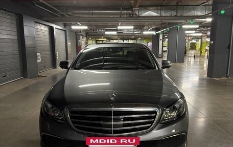 Mercedes-Benz E-Класс, 2020 год, 4 550 000 рублей, 13 фотография
