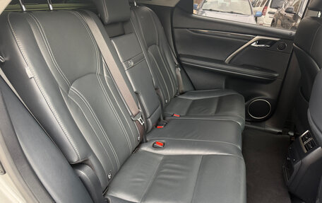 Lexus RX IV рестайлинг, 2017 год, 4 200 000 рублей, 7 фотография