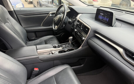 Lexus RX IV рестайлинг, 2017 год, 4 200 000 рублей, 8 фотография