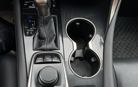 Lexus RX IV рестайлинг, 2017 год, 4 200 000 рублей, 9 фотография
