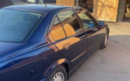 BMW 3 серия, 1993 год, 1 100 000 рублей, 2 фотография