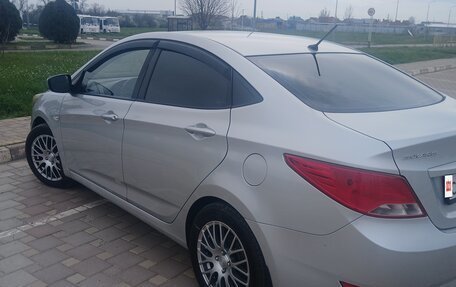 Hyundai Solaris II рестайлинг, 2016 год, 800 000 рублей, 5 фотография