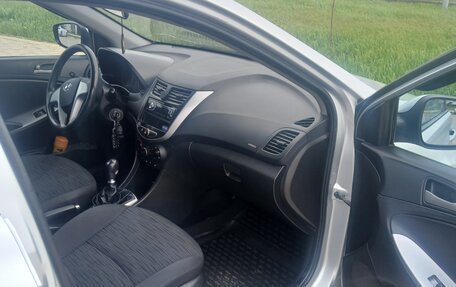 Hyundai Solaris II рестайлинг, 2016 год, 800 000 рублей, 6 фотография