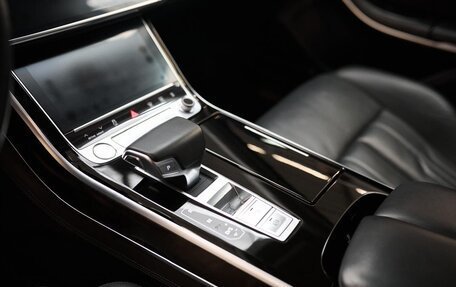 Audi A8, 2018 год, 4 600 000 рублей, 9 фотография