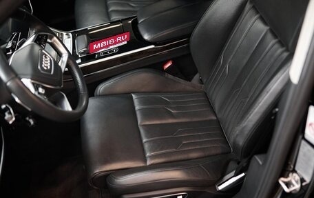 Audi A8, 2018 год, 4 600 000 рублей, 8 фотография