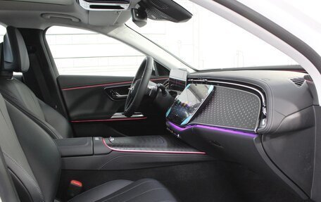 Mercedes-Benz E-Класс, 2024 год, 8 000 000 рублей, 23 фотография