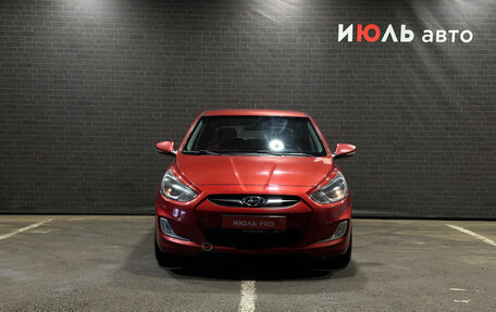 Hyundai Solaris II рестайлинг, 2011 год, 670 000 рублей, 2 фотография