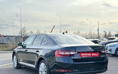 Skoda Superb III рестайлинг, 2019 год, 2 150 000 рублей, 3 фотография