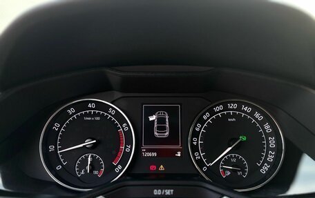 Skoda Superb III рестайлинг, 2019 год, 2 150 000 рублей, 14 фотография