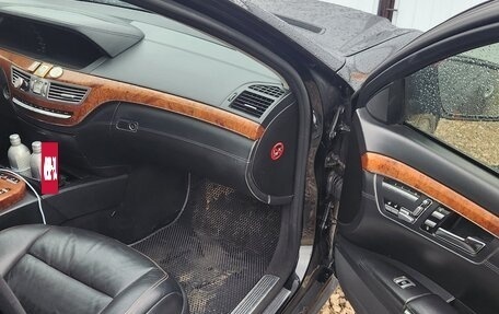 Mercedes-Benz S-Класс, 2005 год, 900 000 рублей, 8 фотография