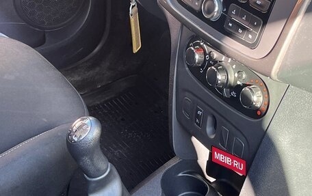 Renault Sandero II рестайлинг, 2019 год, 1 230 000 рублей, 13 фотография