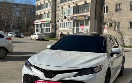 Toyota Camry, 2020 год, 2 750 000 рублей, 3 фотография