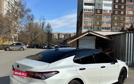 Toyota Camry, 2020 год, 2 750 000 рублей, 11 фотография