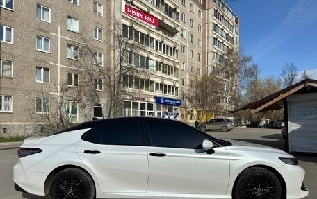 Toyota Camry, 2020 год, 2 750 000 рублей, 10 фотография