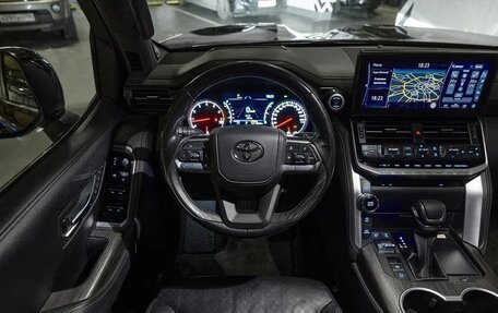 Toyota Land Cruiser, 2022 год, 9 000 000 рублей, 23 фотография