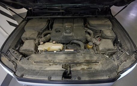 Toyota Land Cruiser, 2022 год, 9 000 000 рублей, 31 фотография