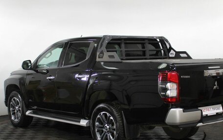 Mitsubishi L200 IV рестайлинг, 2020 год, 2 800 000 рублей, 4 фотография