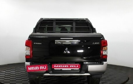 Mitsubishi L200 IV рестайлинг, 2020 год, 2 800 000 рублей, 5 фотография