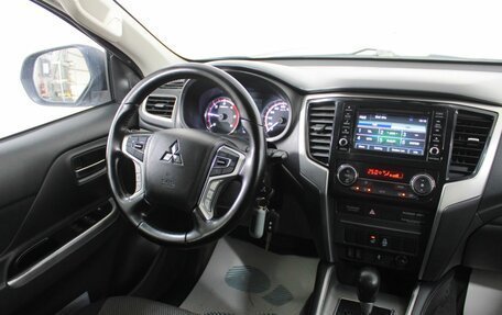 Mitsubishi L200 IV рестайлинг, 2020 год, 2 800 000 рублей, 16 фотография