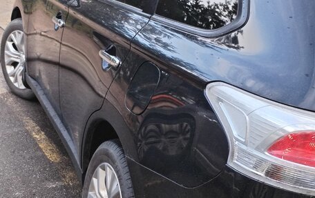 Mitsubishi Outlander III рестайлинг 3, 2012 год, 1 350 000 рублей, 4 фотография