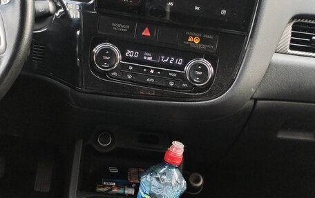 Mitsubishi Outlander III рестайлинг 3, 2012 год, 1 350 000 рублей, 9 фотография