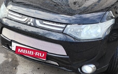 Mitsubishi Outlander III рестайлинг 3, 2012 год, 1 350 000 рублей, 5 фотография