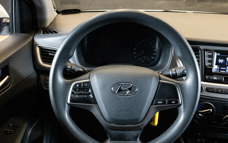 Hyundai Solaris II рестайлинг, 2018 год, 989 000 рублей, 6 фотография