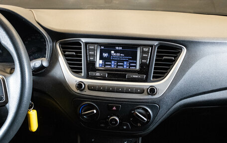 Hyundai Solaris II рестайлинг, 2018 год, 989 000 рублей, 7 фотография