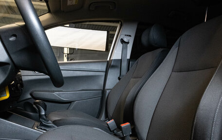 Hyundai Solaris II рестайлинг, 2018 год, 989 000 рублей, 9 фотография