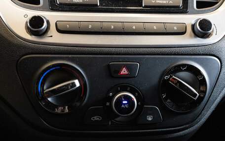 Hyundai Solaris II рестайлинг, 2018 год, 989 000 рублей, 18 фотография