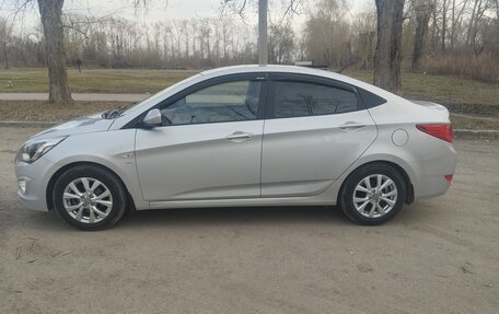 Hyundai Solaris II рестайлинг, 2016 год, 1 100 000 рублей, 5 фотография