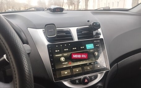 Hyundai Solaris II рестайлинг, 2016 год, 1 100 000 рублей, 3 фотография