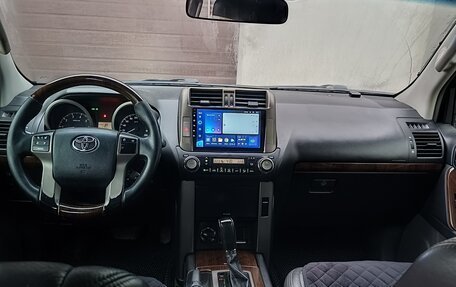 Toyota Land Cruiser Prado 150 рестайлинг 2, 2011 год, 2 800 000 рублей, 10 фотография
