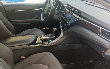 Toyota Camry, 2018 год, 1 999 999 рублей, 8 фотография