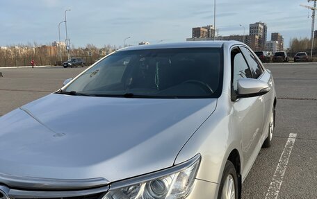 Toyota Camry, 2016 год, 1 900 000 рублей, 3 фотография