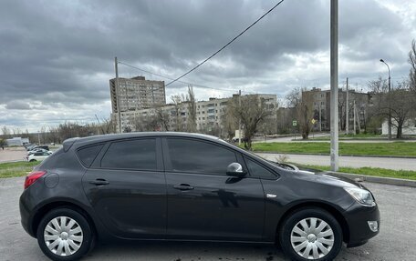 Opel Astra J, 2011 год, 670 000 рублей, 5 фотография