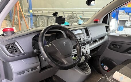 Peugeot Expert, 2018 год, 2 070 000 рублей, 8 фотография