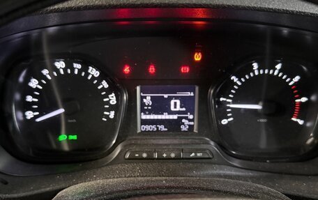 Peugeot Expert, 2018 год, 2 070 000 рублей, 9 фотография