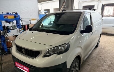 Peugeot Expert, 2018 год, 2 070 000 рублей, 14 фотография